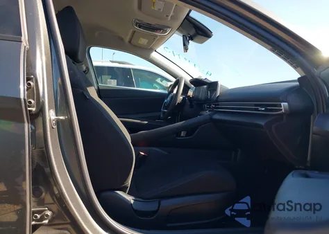 2024 Hyundai Elantra Sel z USA, uszkodzony, nr VIN KMHLM4DG9RU704571